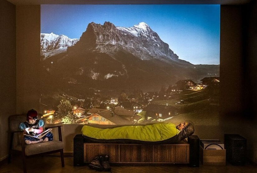 Amante de los viajes descubierto la manera de llegar a las montañas sin salir de casa