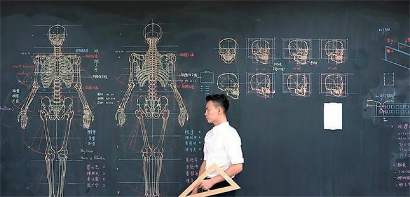 Amazing Taiwanese teacher draws on the Board to illustrate lectures Amazing Taiwanese teacher draws on the Board to illustrate lectures