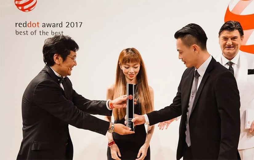 Amazing Taiwanese teacher draws on the Board to illustrate lectures Amazing Taiwanese teacher draws on the Board to illustrate lectures