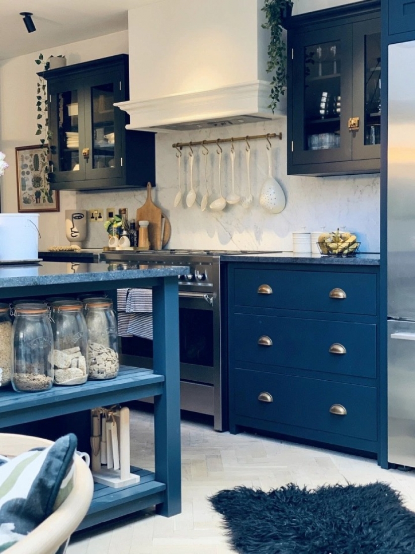 Amazing transformation: the British transformed the old house into a luxury mansion