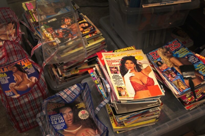 American sued the parents, threw his porn collection, 25 thousand dollars