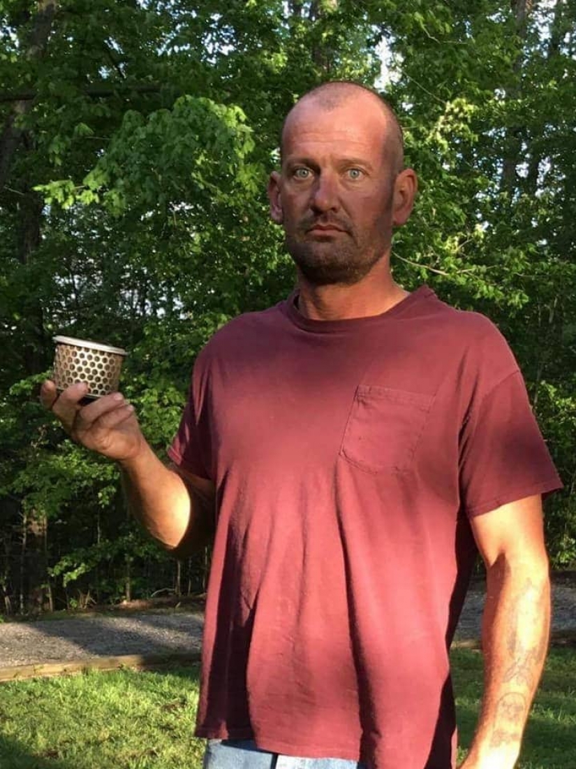 Americans advised to upload pictures with filters, but he got the assignment too literally Americans advised to upload pictures with filters, but he got the assignment too literally