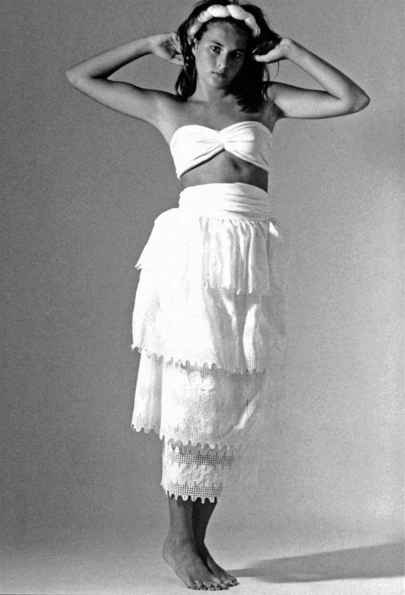 And you know? A rare photo of 16-year-old Melania trump at the dawn of her modeling career