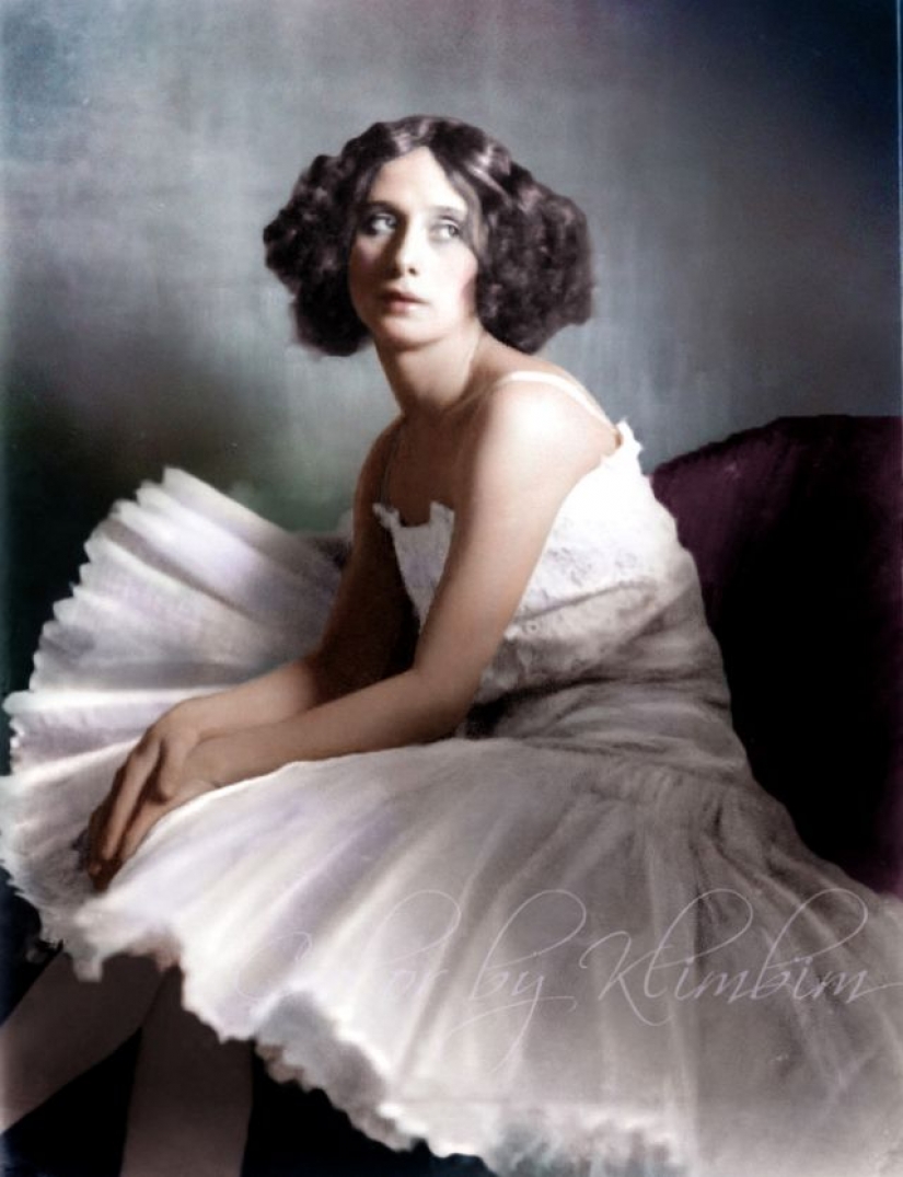 Anna Pavlova and other beauties of tsarist Russia in kolonisierung archival photo