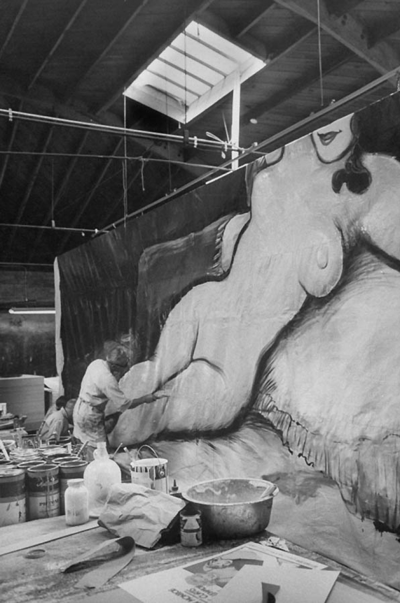 Artistas del modelo en el marco de la legendaria revista de la VIDA Artistas del modelo en el marco de la legendaria revista de la VIDA