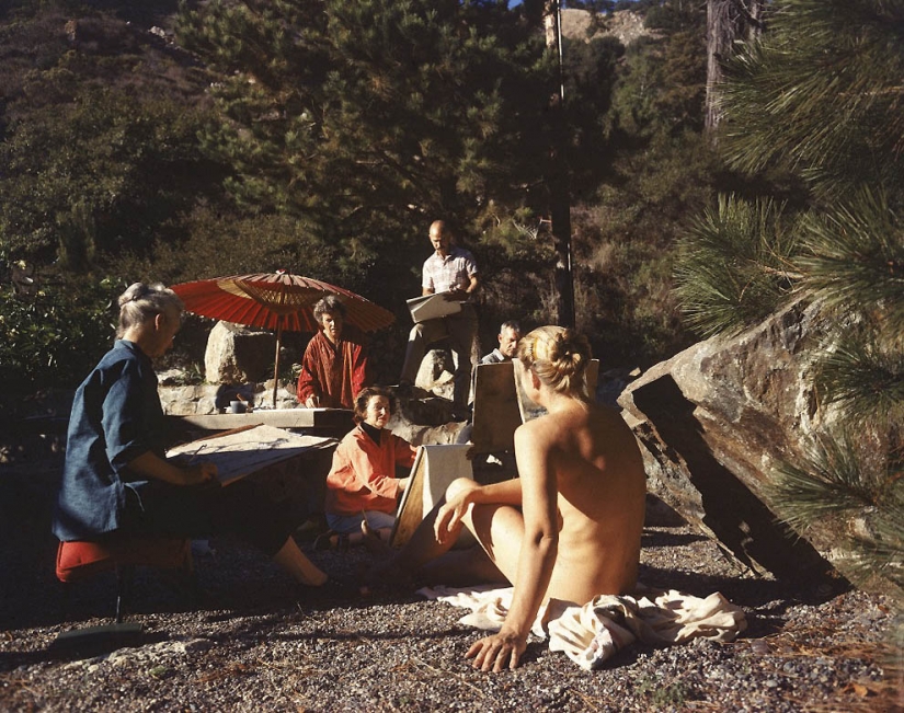 Artistas del modelo en el marco de la legendaria revista de la VIDA Artistas del modelo en el marco de la legendaria revista de la VIDA