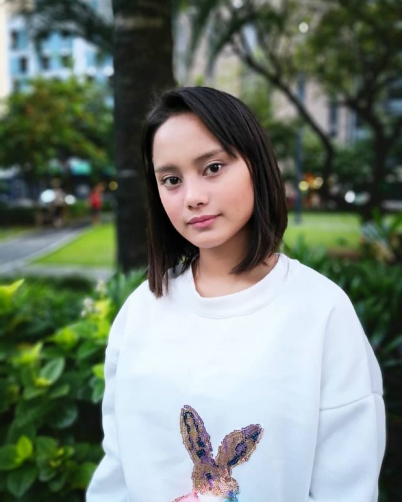 As a girl, to beg in the street, suddenly became a model As a girl, to beg in the street, suddenly became a model