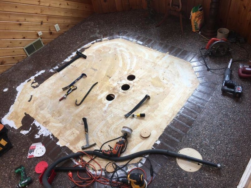 As an American couple accidentally found a Jacuzzi at home under the floor