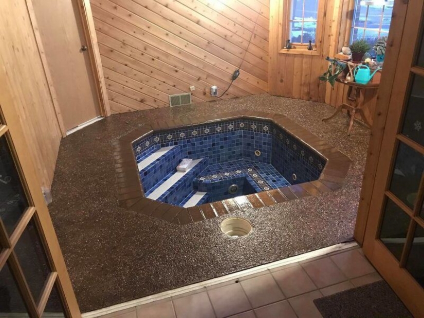 As an American couple accidentally found a Jacuzzi at home under the floor