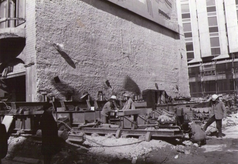 As before, moved the house in Moscow