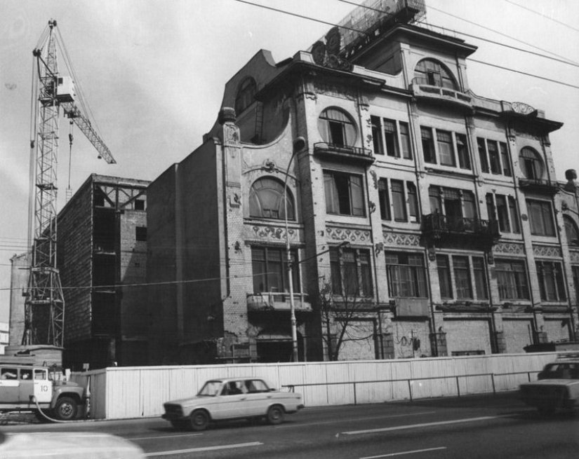 As before, moved the house in Moscow