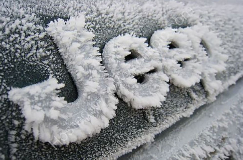 As frost turns the car into art