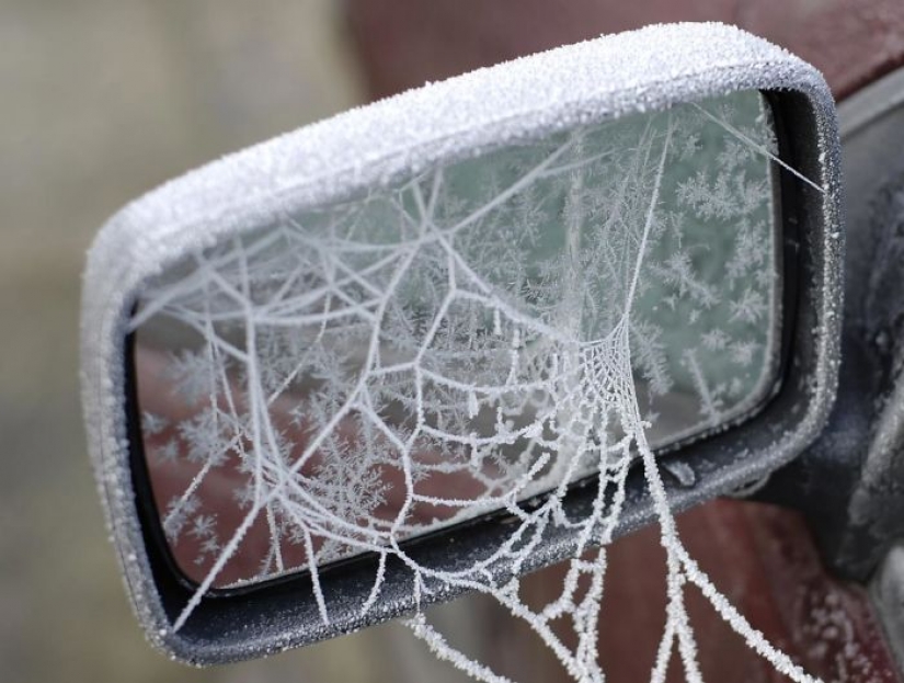 As frost turns the car into art