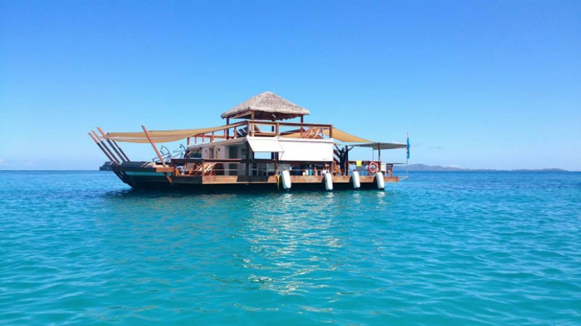 Awesome floating bar in Fiji