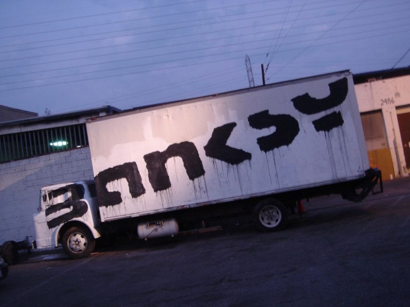 Banksy — the most mysterious and controversial master graffiti Banksy — the most mysterious and controversial master graffiti