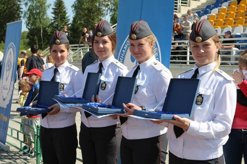 Beauties in uniform: the look of the women police in different countries