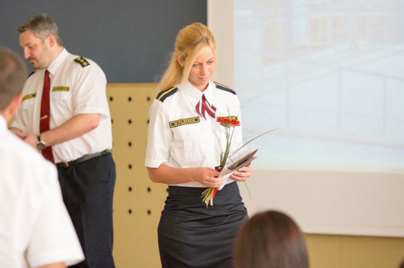 Beauties in uniform: the look of the women police in different countries