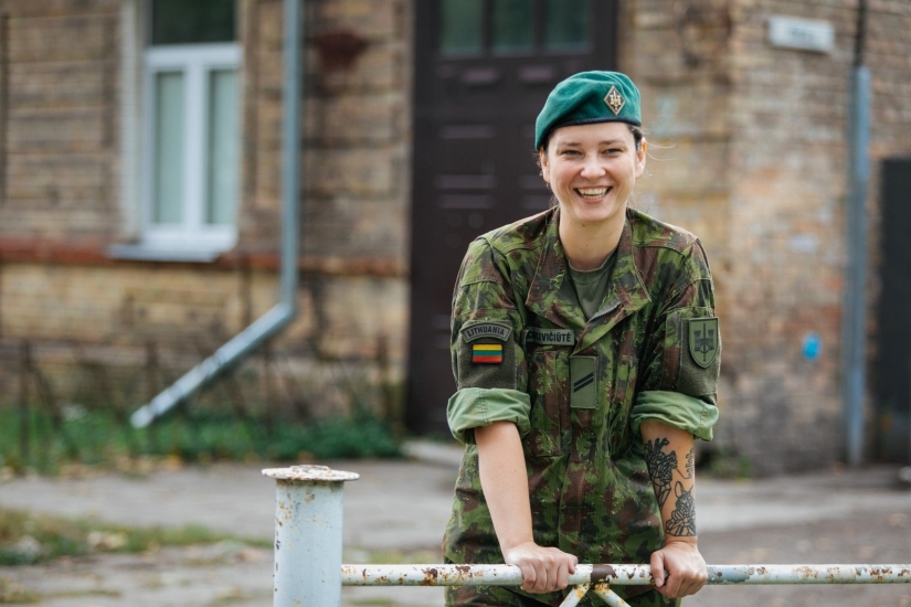 Beauties in uniform: the look of the women police in different countries