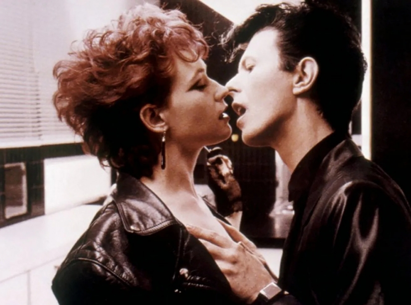 Beber de mi sangre: brad pitt, David Bowie y 19 sexy vampiros de todos los tiempos Beber de mi sangre: brad pitt, David Bowie y 19 sexy vampiros de todos los tiempos