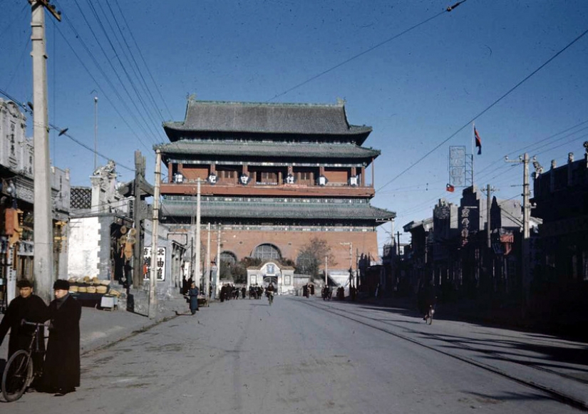 Beijing 1947, in color: at the turn of the eras Beijing 1947, in color: at the turn of the eras