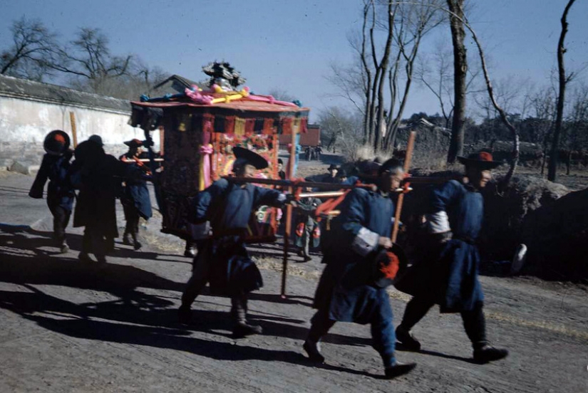 Beijing 1947, in color: at the turn of the eras Beijing 1947, in color: at the turn of the eras