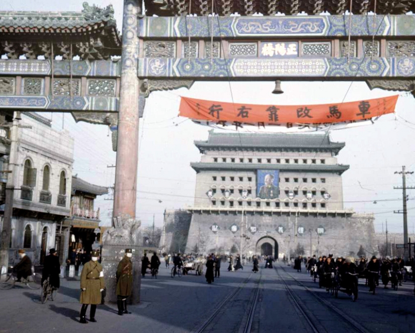 Beijing 1947, in color: at the turn of the eras Beijing 1947, in color: at the turn of the eras