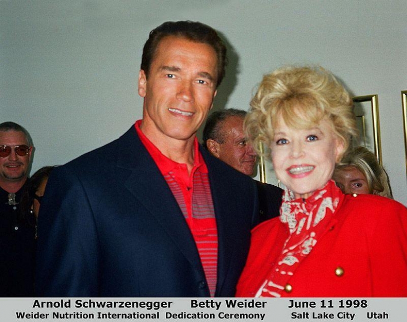 Betty Brosmer — the owner of the most gorgeous figures 50 years Betty Brosmer — the owner of the most gorgeous figures 50 years