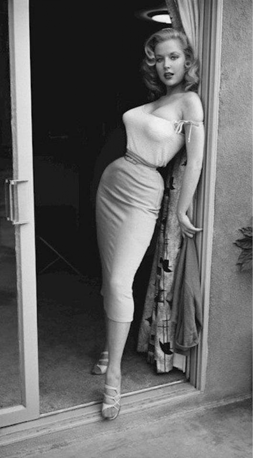 Betty Brosmer — the owner of the most gorgeous figures 50 years Betty Brosmer — the owner of the most gorgeous figures 50 years