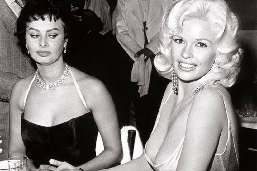 Big Breasts is a gift or a punishment? Revelation owner-eighth the size Big Breasts is a gift or a punishment? Revelation owner-eighth the size