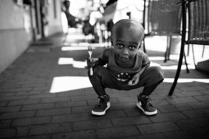 Black and white magic street portraits Giulio Magnifico