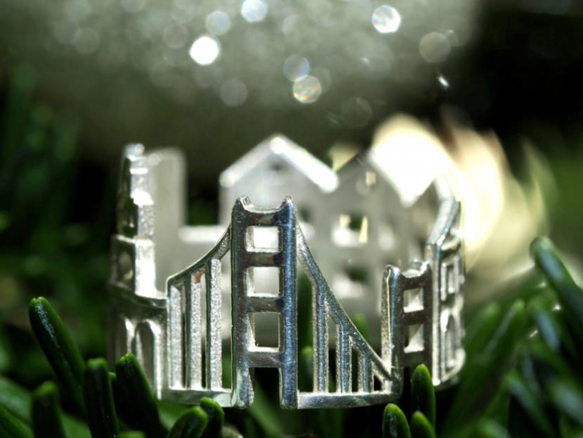 Born in the Siberian snows jeweler creates urban landscapes on the rings