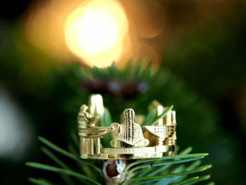 Born in the Siberian snows jeweler creates urban landscapes on the rings
