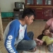 Café-amante de la base: en Indonesia, una madre le da a un bebé de un año de edad café en lugar de leche Café-amante de la base: en Indonesia, una madre le da a un bebé de un año de edad café en lugar de leche