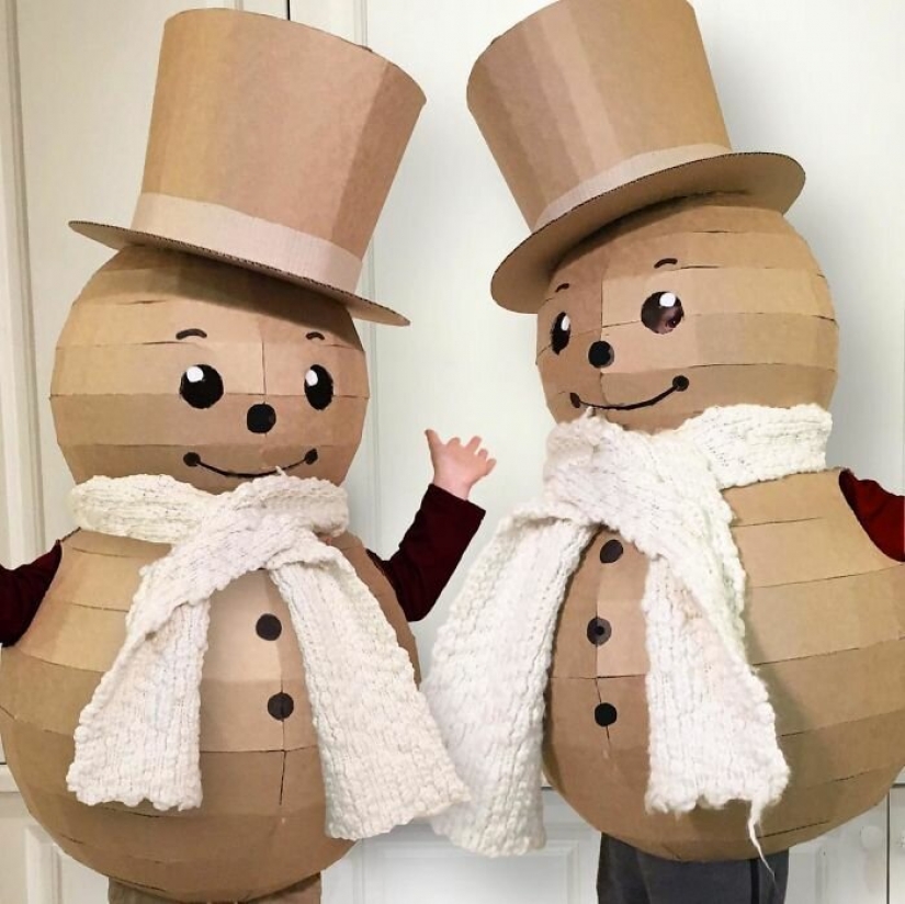 Cheap and creative: seamstress makes costumes out of cardboard Cheap and creative: seamstress makes costumes out of cardboard