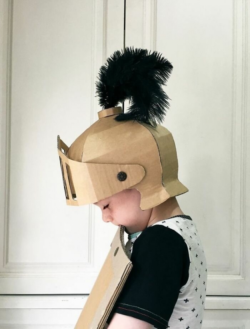 Cheap and creative: seamstress makes costumes out of cardboard Cheap and creative: seamstress makes costumes out of cardboard