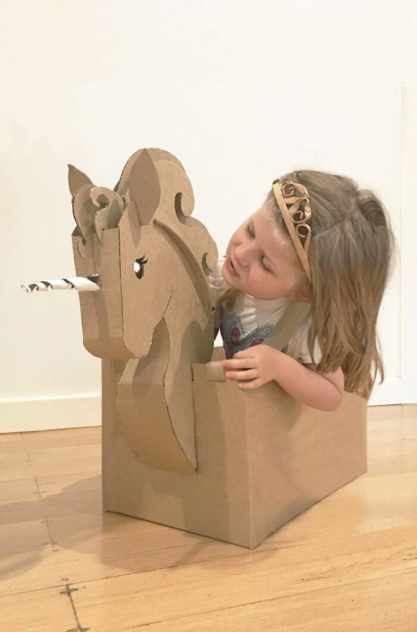 Cheap and creative: seamstress makes costumes out of cardboard Cheap and creative: seamstress makes costumes out of cardboard