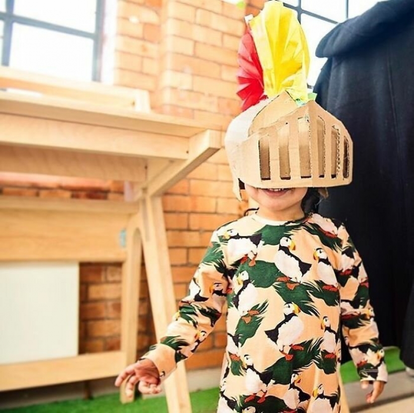 Cheap and creative: seamstress makes costumes out of cardboard Cheap and creative: seamstress makes costumes out of cardboard