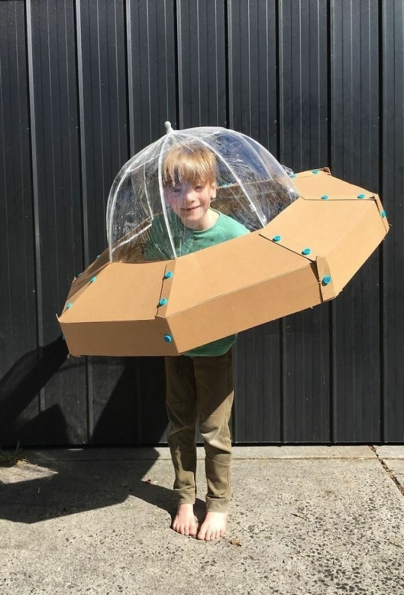 Cheap and creative: seamstress makes costumes out of cardboard Cheap and creative: seamstress makes costumes out of cardboard