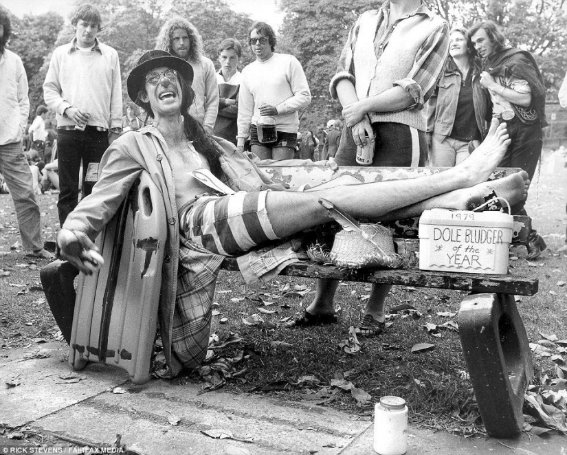 Chicas en bikini, la libertad y el desempleo: ¿cómo vivir en Australia en los años 70