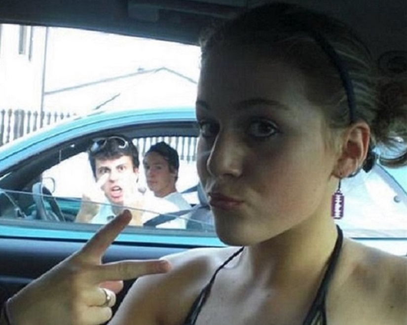 Citizens, check your selfie, before you share them online!