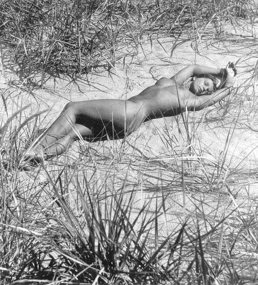 Classic erotica from the Soviet Lithuanian photographer Rimantas Dichavicius Classic erotica from the Soviet Lithuanian photographer Rimantas Dichavicius