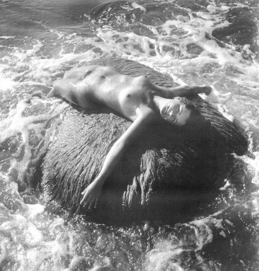Classic erotica from the Soviet Lithuanian photographer Rimantas Dichavicius Classic erotica from the Soviet Lithuanian photographer Rimantas Dichavicius