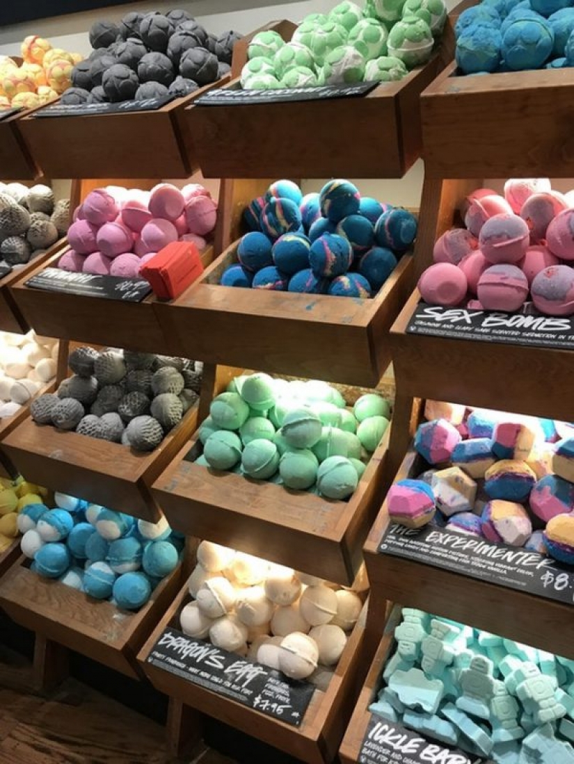 Colgante de pera no puede comer: la comida es fotografiada para la publicidad Colgante de pera no puede comer: la comida es fotografiada para la publicidad