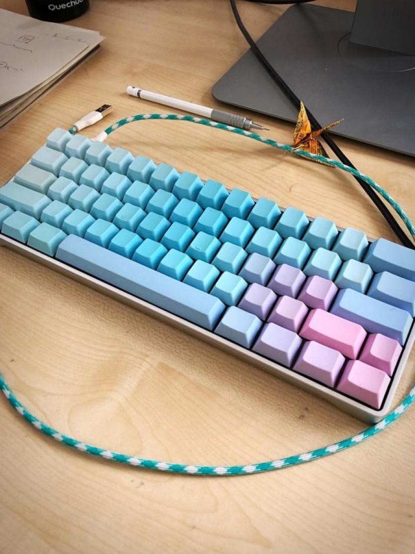 Colgante de pera no puede comer: la comida es fotografiada para la publicidad Colgante de pera no puede comer: la comida es fotografiada para la publicidad