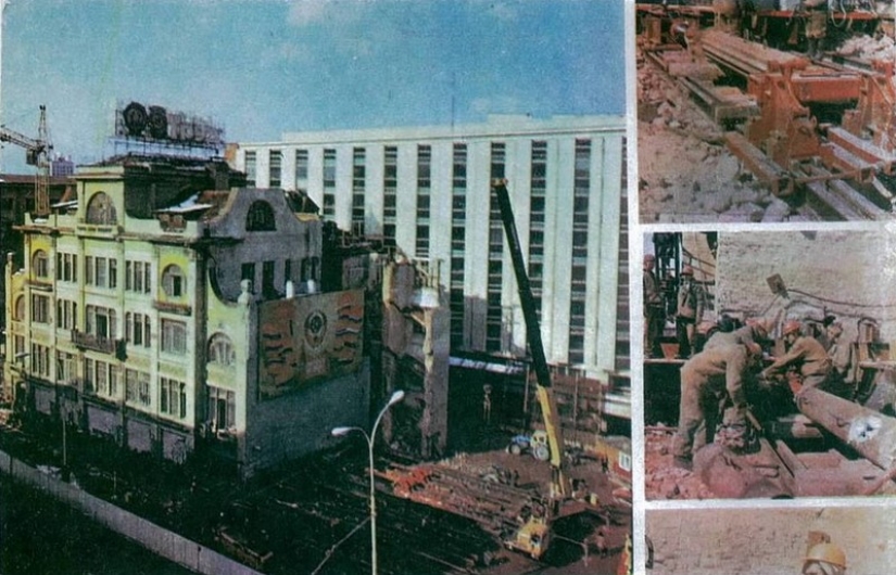 Como antes, se mudó a la casa en Moscú