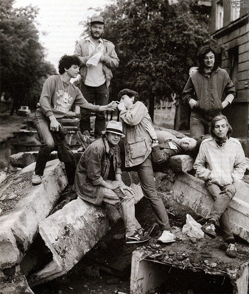 Como la nave de la llamada, por lo que se float: la historia de los nombres de los grupos populares Como la nave de la llamada, por lo que se float: la historia de los nombres de los grupos populares