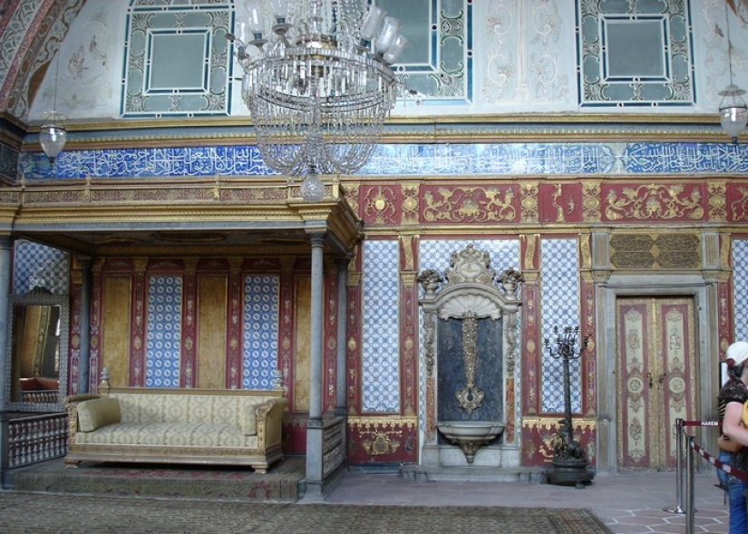 Como las mujeres que viven en el Oriente de harenes, o lo que no dijo en películas románticas