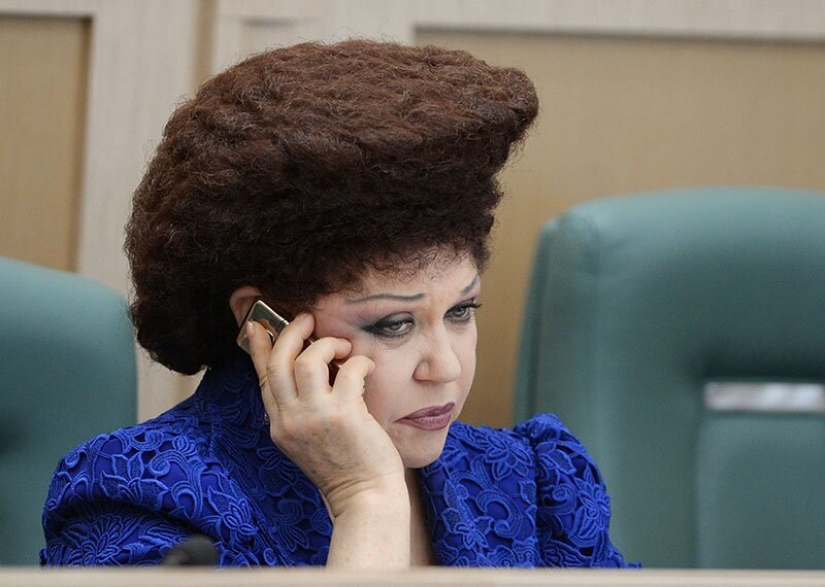 Como Valentina Petrenko se veía antes, sin su famoso peinado