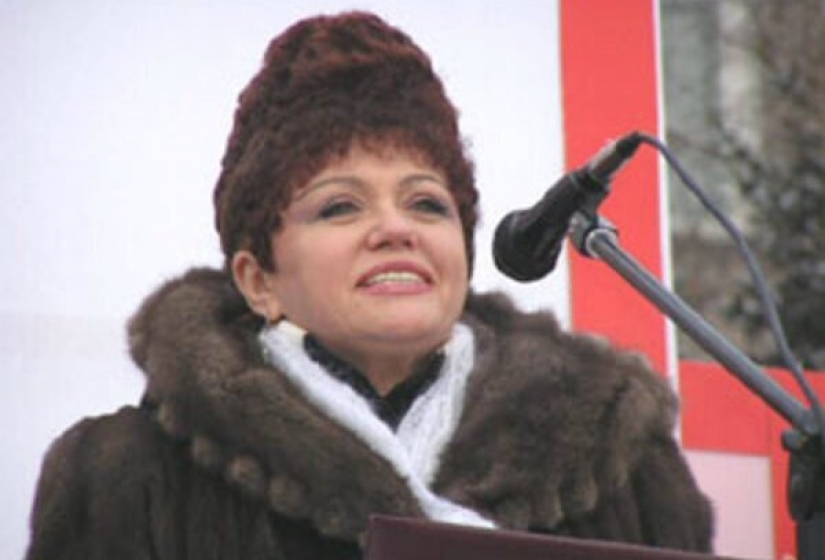 Como Valentina Petrenko se veía antes, sin su famoso peinado