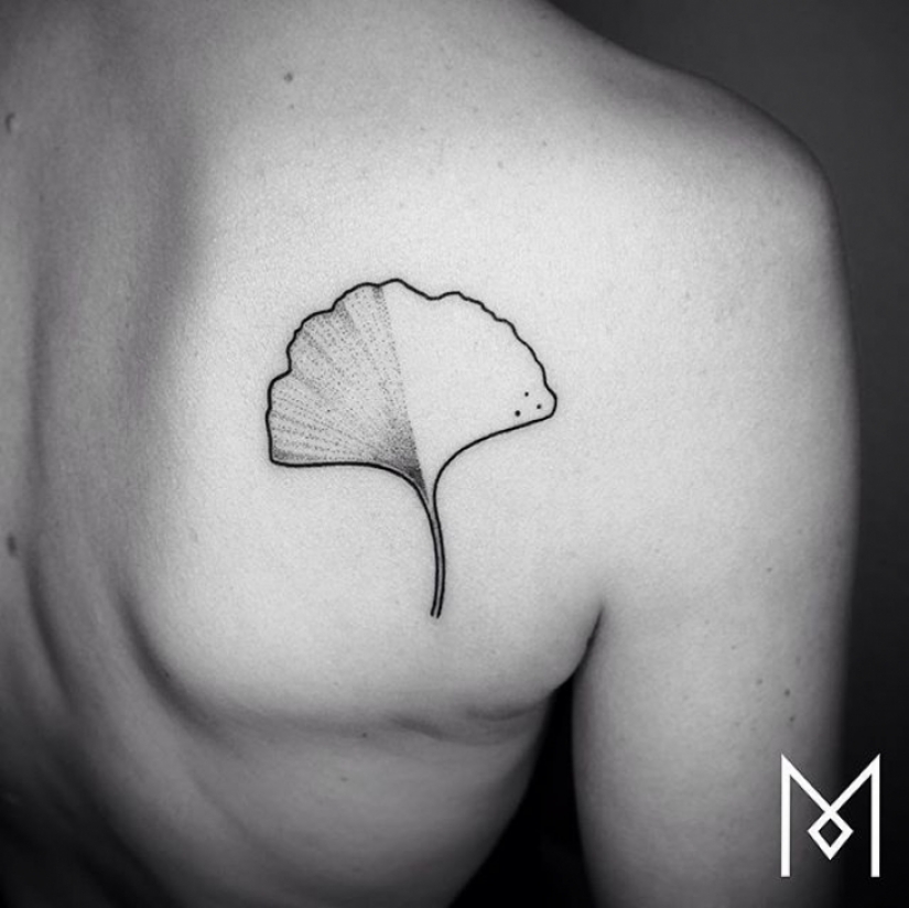 Cool minimalist tattoo, drawn with a single line Cool minimalist tattoo, drawn with a single line
